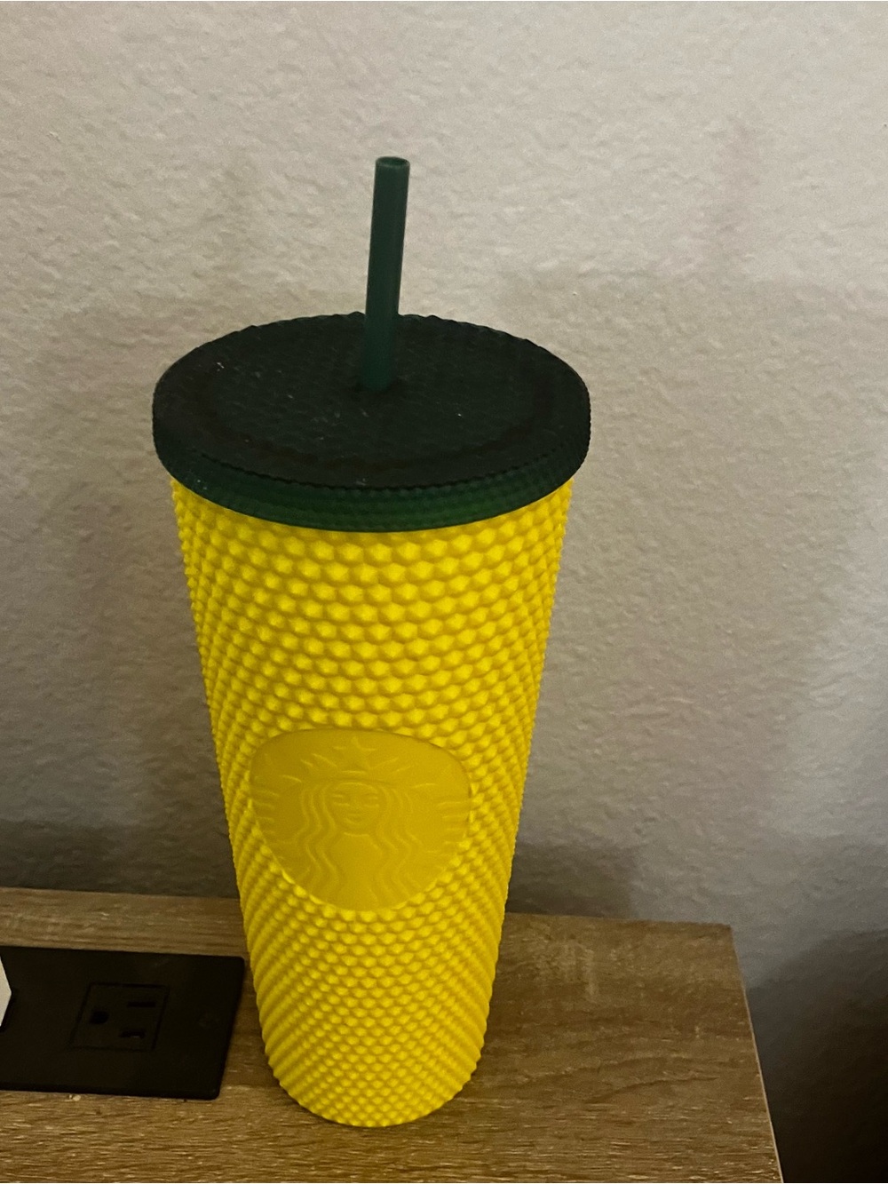Starbucks Hawaii Exclusive Pineapple Tumbler 24 oz Venti Studded Yellow Green